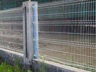 三角折彎護欄網(wǎng)